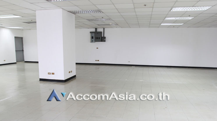 4  Studio Office Space For Rent in Charoen Nakhon ,Bangkok BTS Krung Thon Buri at Thai Sri Tower AA17855